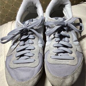 Nike Light Gray Athletic Shoes